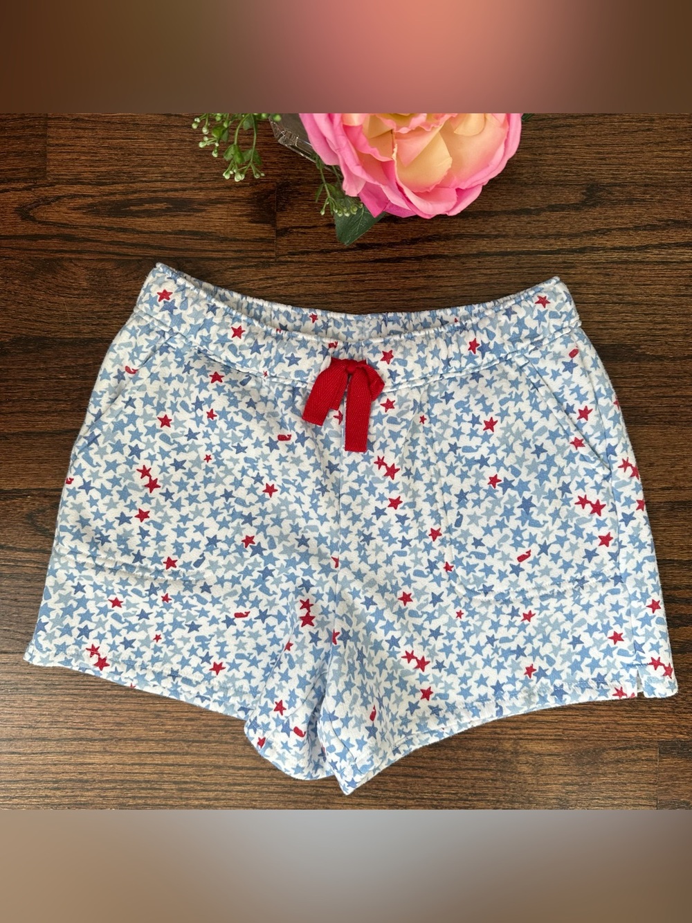 Vineyard Vines star print sweat shorts, size M/10-12